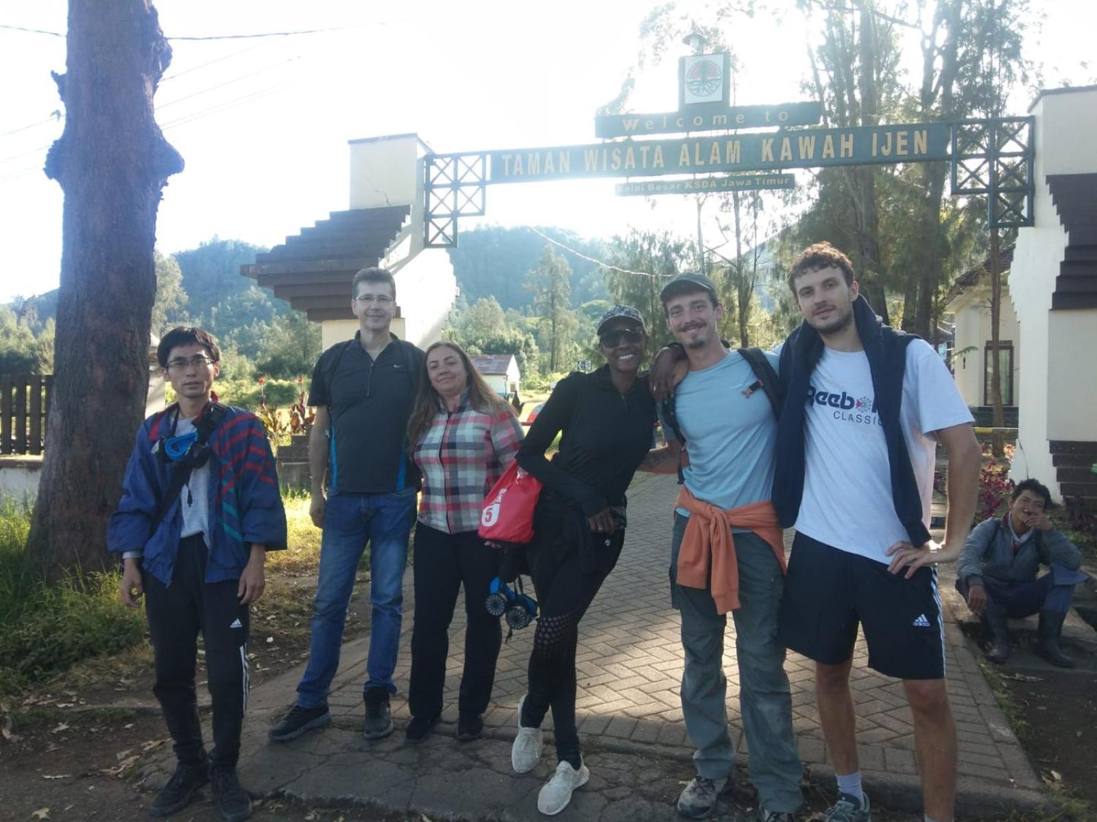 בניוואנגי Dannu'S Homestay Ijen And Bromo Tour מראה חיצוני תמונה