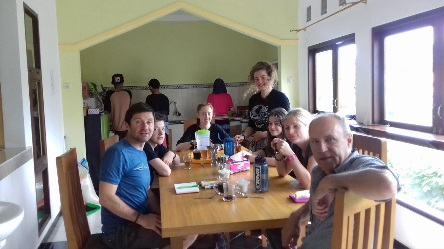 בניוואנגי Dannu'S Homestay Ijen And Bromo Tour מראה חיצוני תמונה